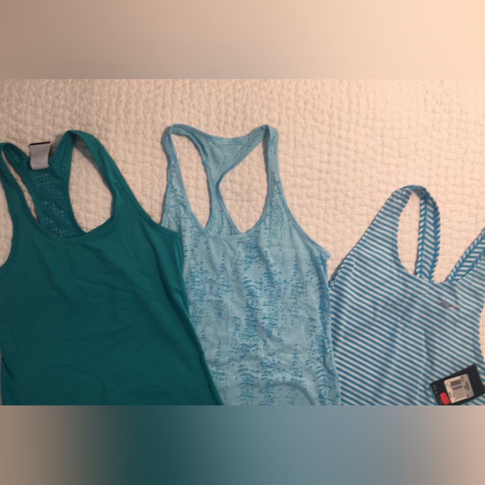 Lot of 3 tanks Nike & Under Armor